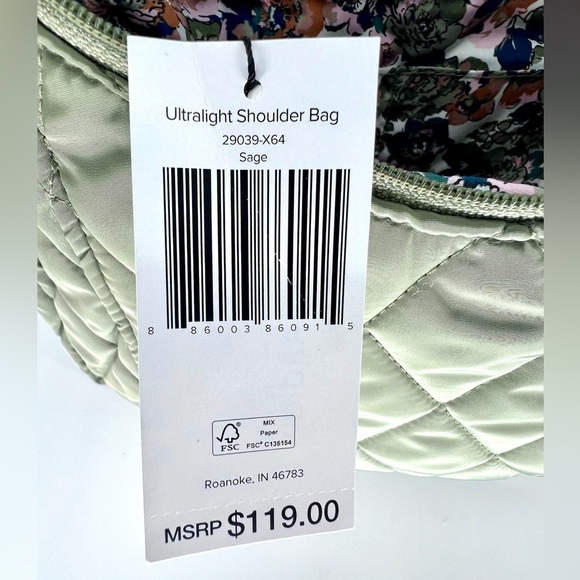 Vera Bradley Sage Green ultralight shoulder bag NWT w/ Minor Flaws Hobo Bag - Picture 7 of 10